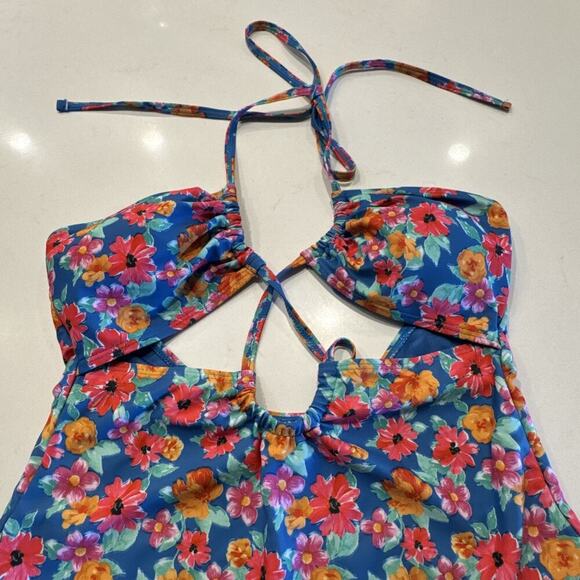 Lulu’s One Piece Swimsuit Size Medium Cove Cutie Blue Floral Print Cutout Sexy - Picture 2 of 7